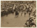 Siena, corteo storico in piazza del Campo durante il Palio