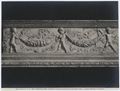 Michelozzo, particolare del fregio scultoreo del cenotafio del Monumento Aragazzi, duomo di Montepulciano