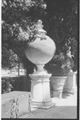 Roma, villa Borghese, scultura con decorazione fitomorfa