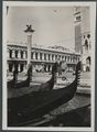 Venezia, ritratto di due donne
