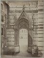 Siena, porta laterale del duomo Nuovo