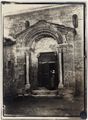 San Quirico d'Orcia, particolare del portale della Chiesa di Santa Maria Assunta
