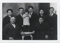 Ritratto in studio di gruppo familiare