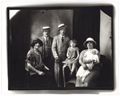 Ritratto in studio di gruppo familiare