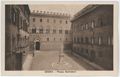 Siena, piazza Salimbeni
