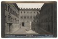 Siena, piazza Salimbeni