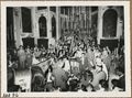 Siena, i contradaioli della Lupa nell'oratorio di San Rocco dopo la vittoria del Palio del 16 agosto 1948