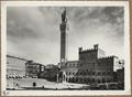 Siena, veduta di palazzo Pubblico e di piazza del Campo
