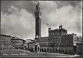 Siena, veduta di palazzo Pubblico e di piazza del Campo