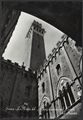 Siena, veduta della torre del Mangia dal cortile del Podestà