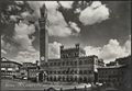 Siena, veduta di palazzo Pubblico e di piazza del Campo