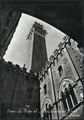 Siena, veduta della torre del Mangia dal cortile del Podestà