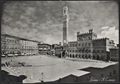 Siena, veduta di palazzo Pubblico e di piazza del Campo