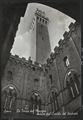 Siena, veduta della torre del Mangia dal cortile del Podestà