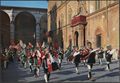 Siena, i musici del corteo storico del Palio in piazza Jacopo Della Quercia