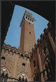 Siena, veduta della torre del Mangia dal cortile del Podestà