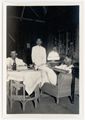 Ritratto di uomini al ristorante