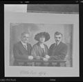 Una pagina dell'album della famiglia 'Cesarini' con l'immagine del ritratto di Bettina Lombardi con Maria Zerlini