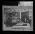 Una pagina dell'album della famiglia 'Cesarini' con l'immagine con l'interno della ditta Lombardi