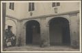 Sestano, cortile della villa