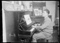 Uomo al pianoforte