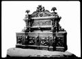 N. Ferri, C. Bartolozzi, credenza in legno intagliato