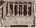 Siena, particolare della balaustra della scala del pulpito del duomo