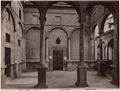 Siena, chiostro dell'oratorio del Santissimo Crocifisso